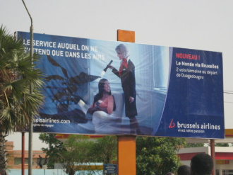 02 Affiche Brussels Airlines Au Rond Point Des Nations Unies